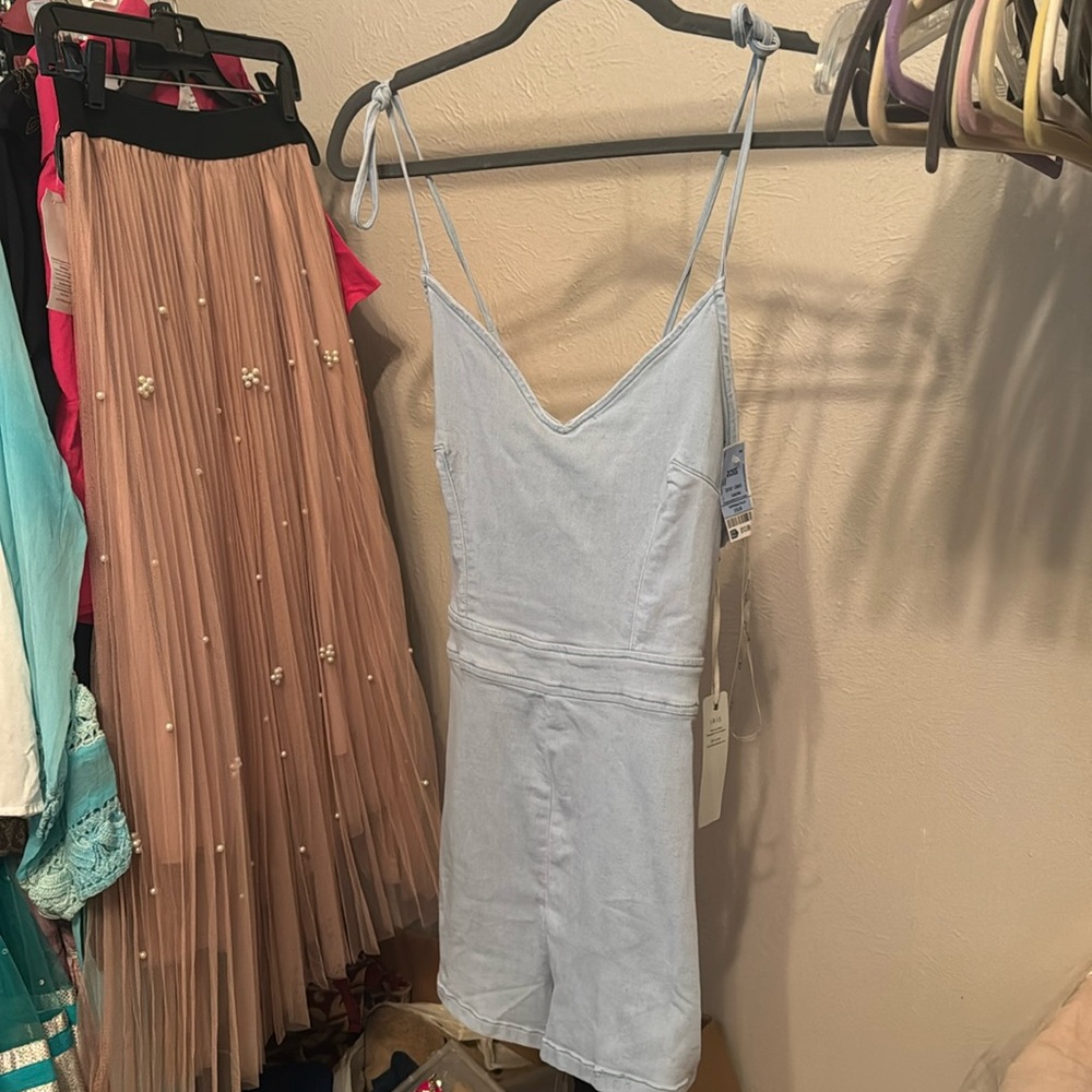NWT junior denim romper. Size small.